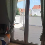 Mia *