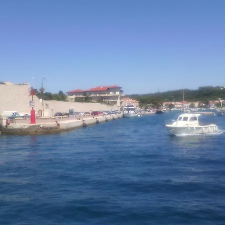Mia Barbat na Rabu